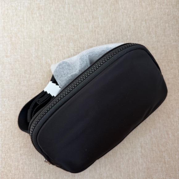 Quince Nylon Black Belt Bag - Picture 4 of 7